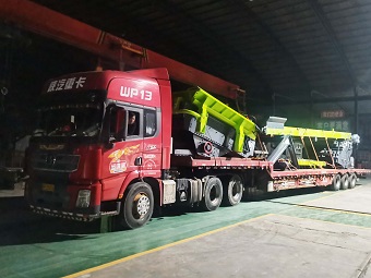 快訊！移動(dòng)破碎站整套裝備出廠(chǎng)發(fā)貨