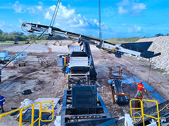 海外出口的移動(dòng)式破碎篩分項目安裝工作即將完成