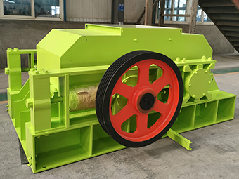 齒輥破碎機型號齊全，價(jià)格優(yōu)惠，廠(chǎng)家直銷(xiāo)